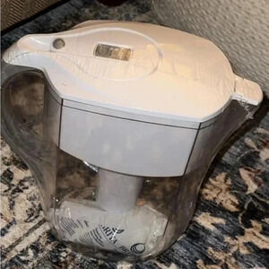 SALE! NWT Brita 10 cup water filtration system includes 1 filter SEALED